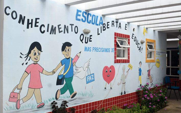 Prefeitura de Baixa Grande reforma Creche do Novo Horizonte com artes de Didi, que encantam crianças