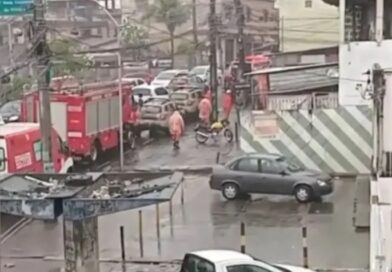 Chuva causa desabamento e deixa pessoas soterradas em Salvador