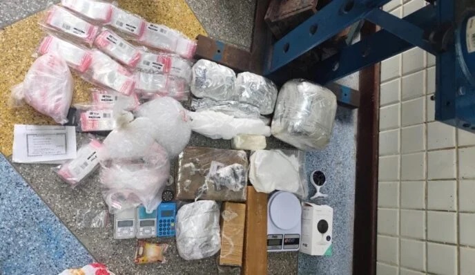 PM prende dupla suspeita de tráfico