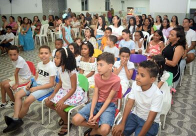 Ministério de Ensino em Baixa Grande entrega certificados a concluintes de Cursos Bíblicos Infantis