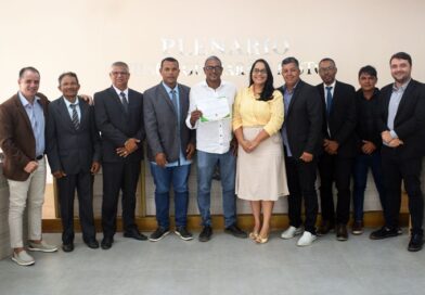 Secretário de Obras de Baixa Grande recebe Moção de Aplauso da Câmara de Vereadores