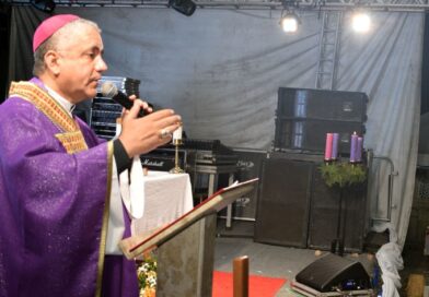 Dom Estevam celebra missa na última noite da Festa da Padroeira em Baixa Grande