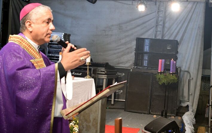 Dom Estevam celebra missa na última noite da Festa da Padroeira em Baixa Grande