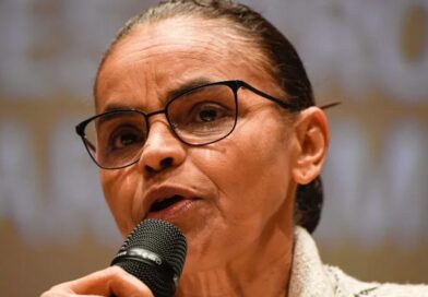 Marina Silva tem leve fratura na coluna e é hospitalizada
