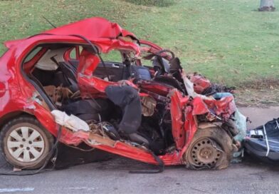 Acidente entre carro e carreta deixa cinco mortos em rodovia de Goiás